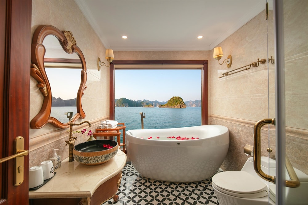 Emperor Cruise Ha Long 50/50