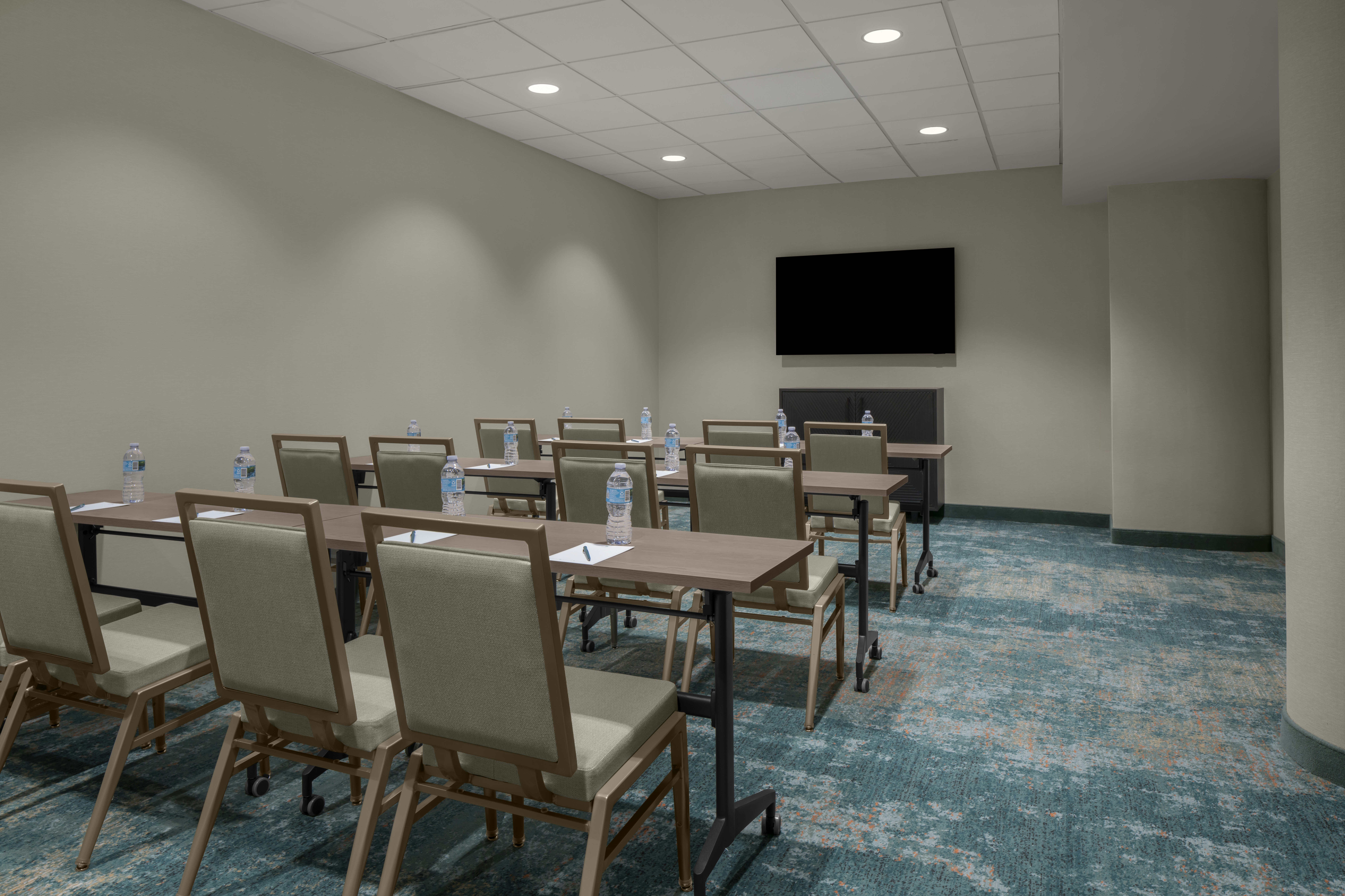 Embassy Suites by Hilton Orlando International Drive ICON Park 75/86