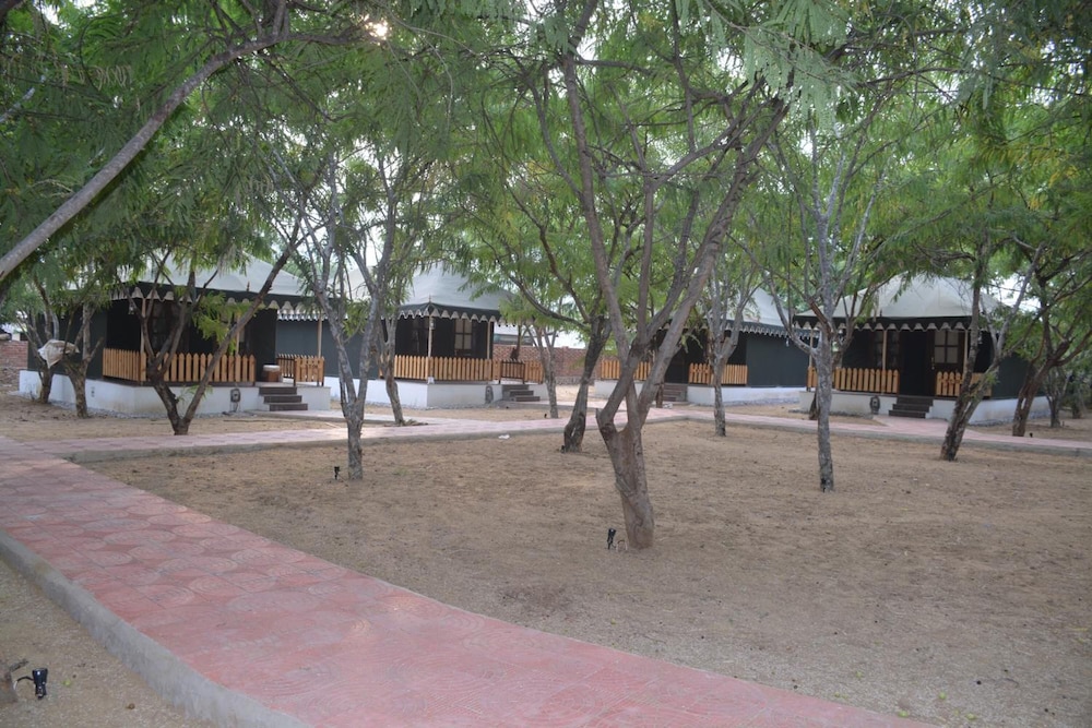 GULMOHAR SARISKA RESORT 31/45