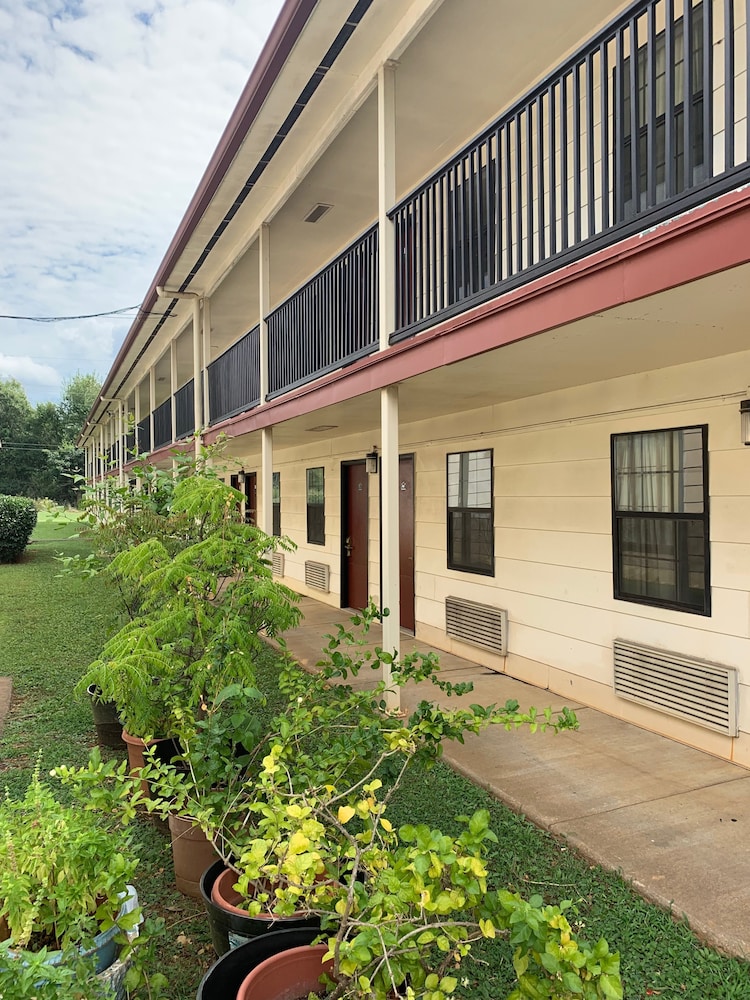 Budget Inn Talladega 3/61