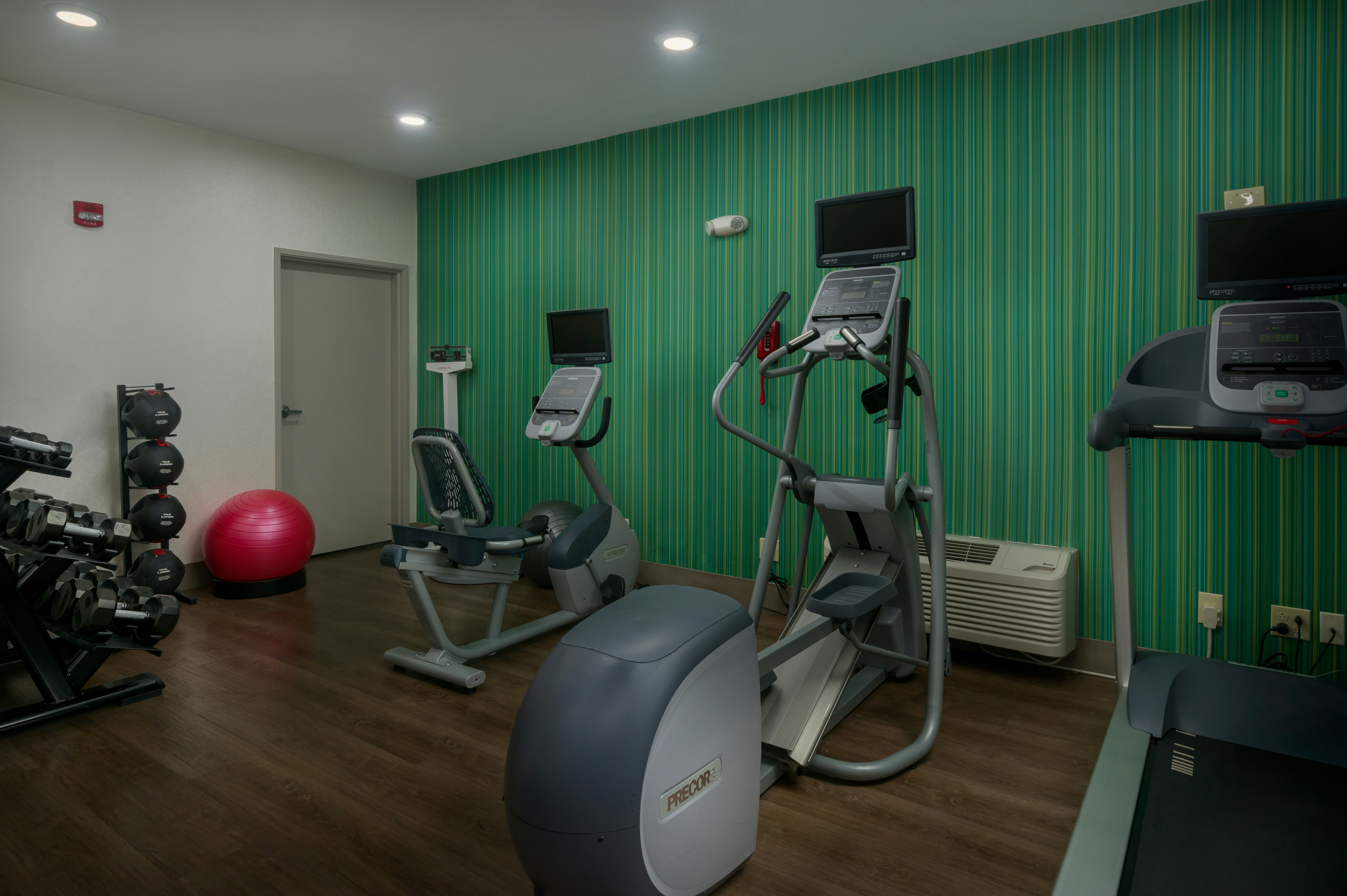 Holiday Inn Express Hotel And Suites Lawrence 30/48