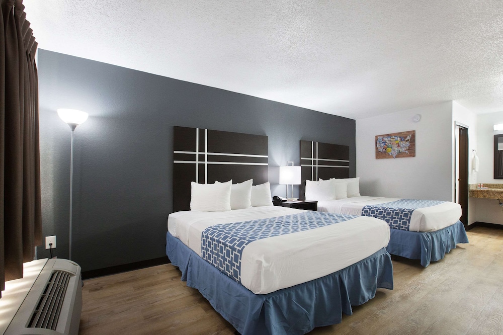 Econo Lodge Lithonia 8/29