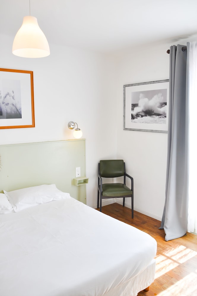Hôtel Les Arbousiers 21/68