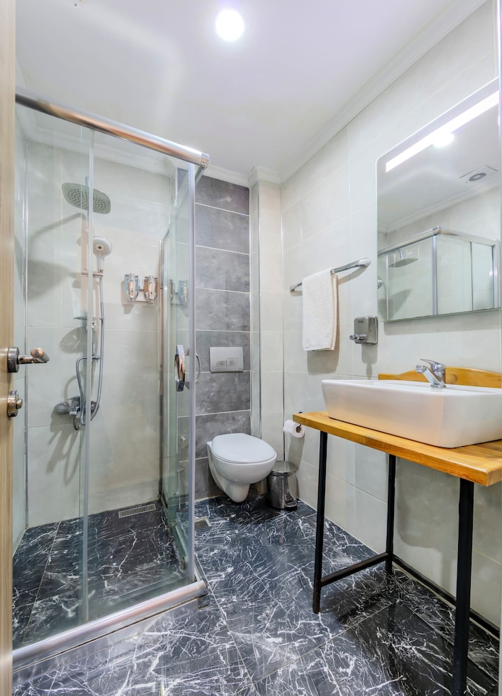 La Pazza Suites 45/50