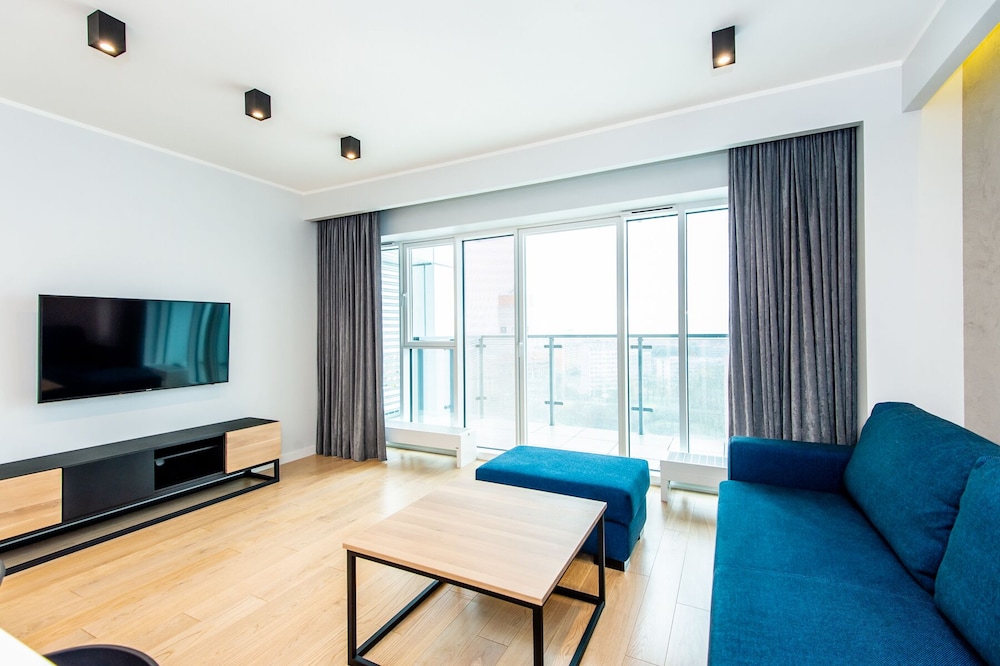 Super-Apartamenty International Fair 25/50