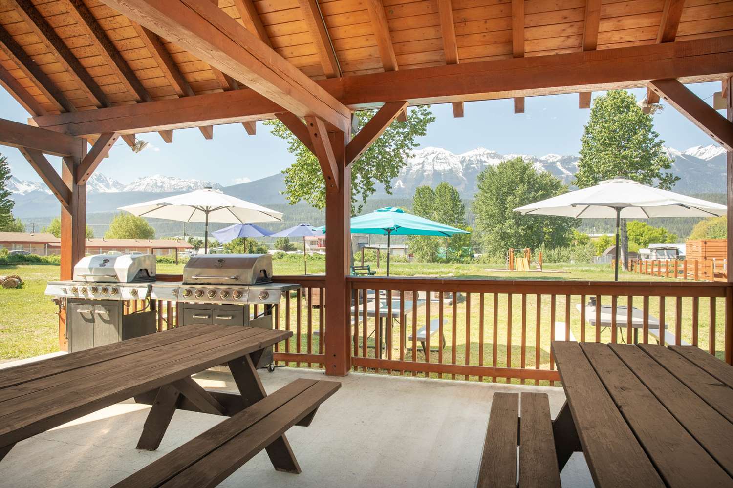 Travelodge by Wyndham Golden Sportsman Lodge 32/44