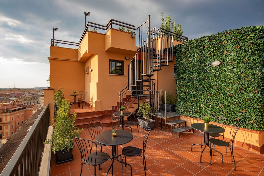 Sophie Terrace Hotel 29/38