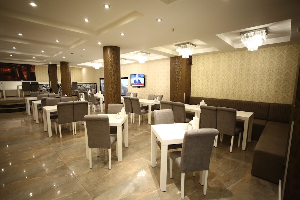 Grand Silay Hotel 43/50