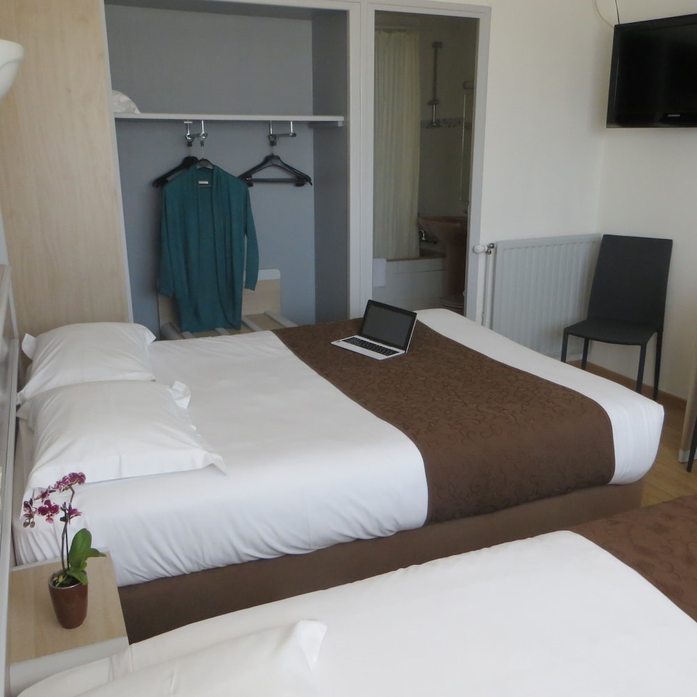 Brit Hotel Hermes 12/42