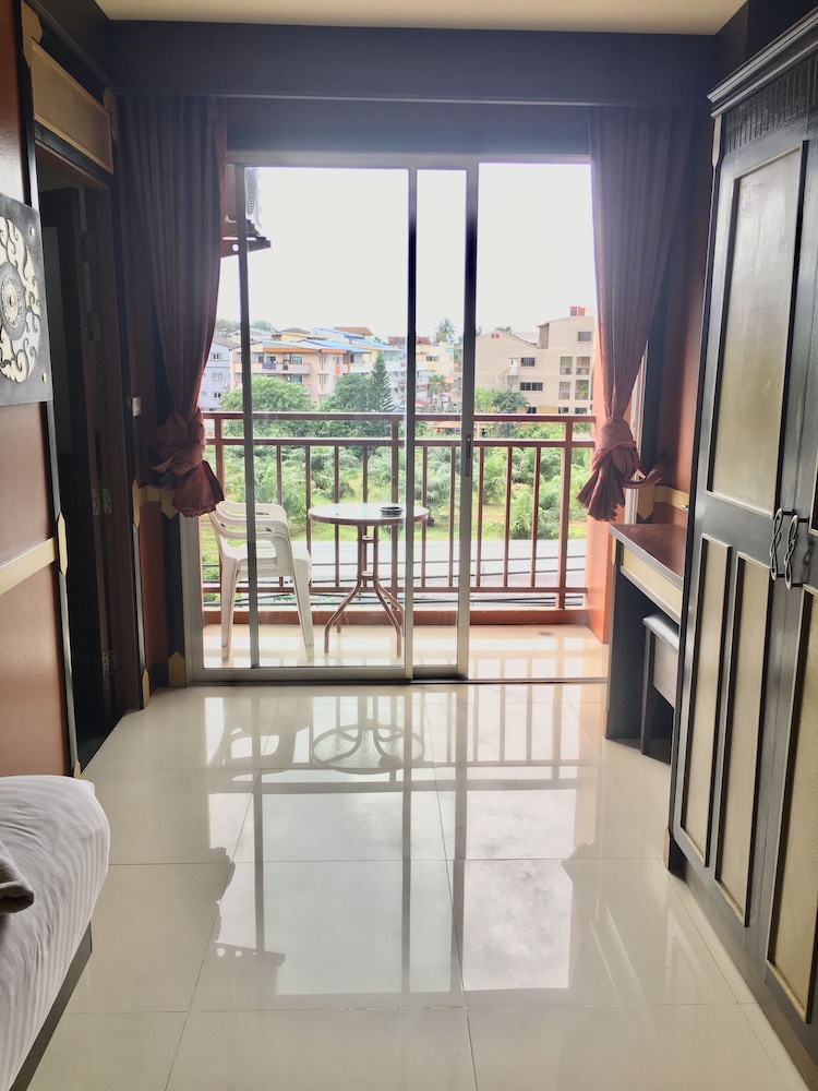 99 RESIDENCE PATONG 10/25