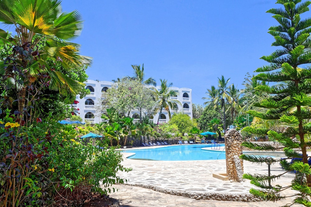 Kaskazi Beach Hotel 30/36