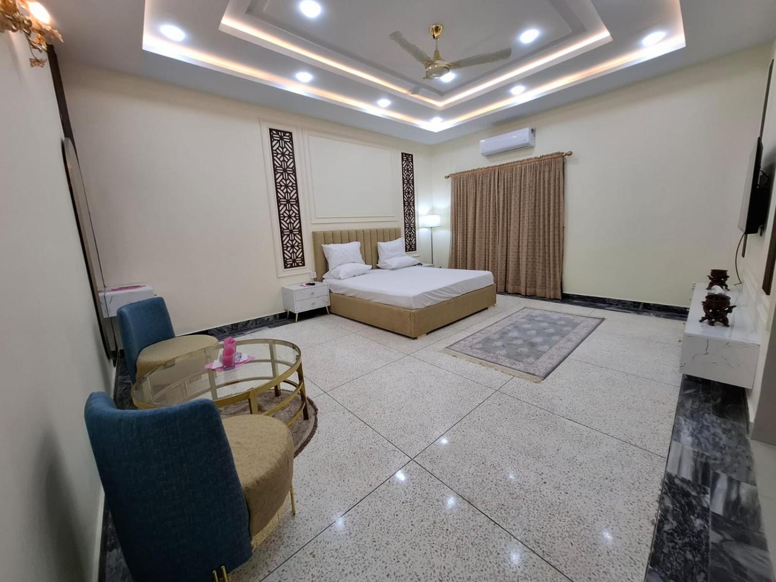 White House Karachi 32/48