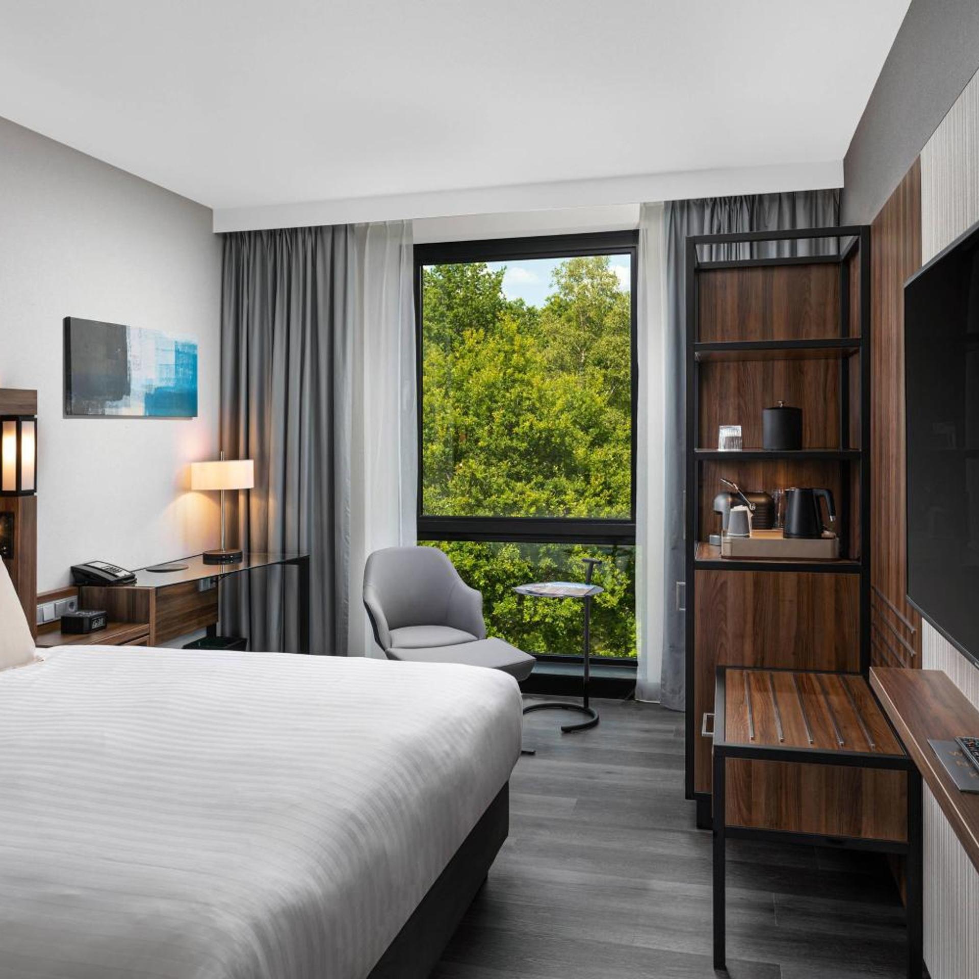 غرفة كومفورت بسرير كينج مع أريكة، Courtyard By Marriott Amsterdam Airport 3/5