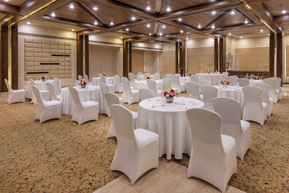 Glenview Resort Kasauli, a member of Radisson Individuals 40/50