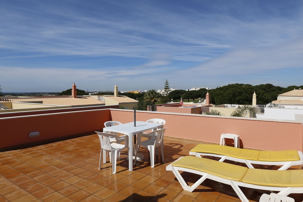 APARTAMENTOS THE OLD VILLAGE BY VILLAGE 4U 45/75