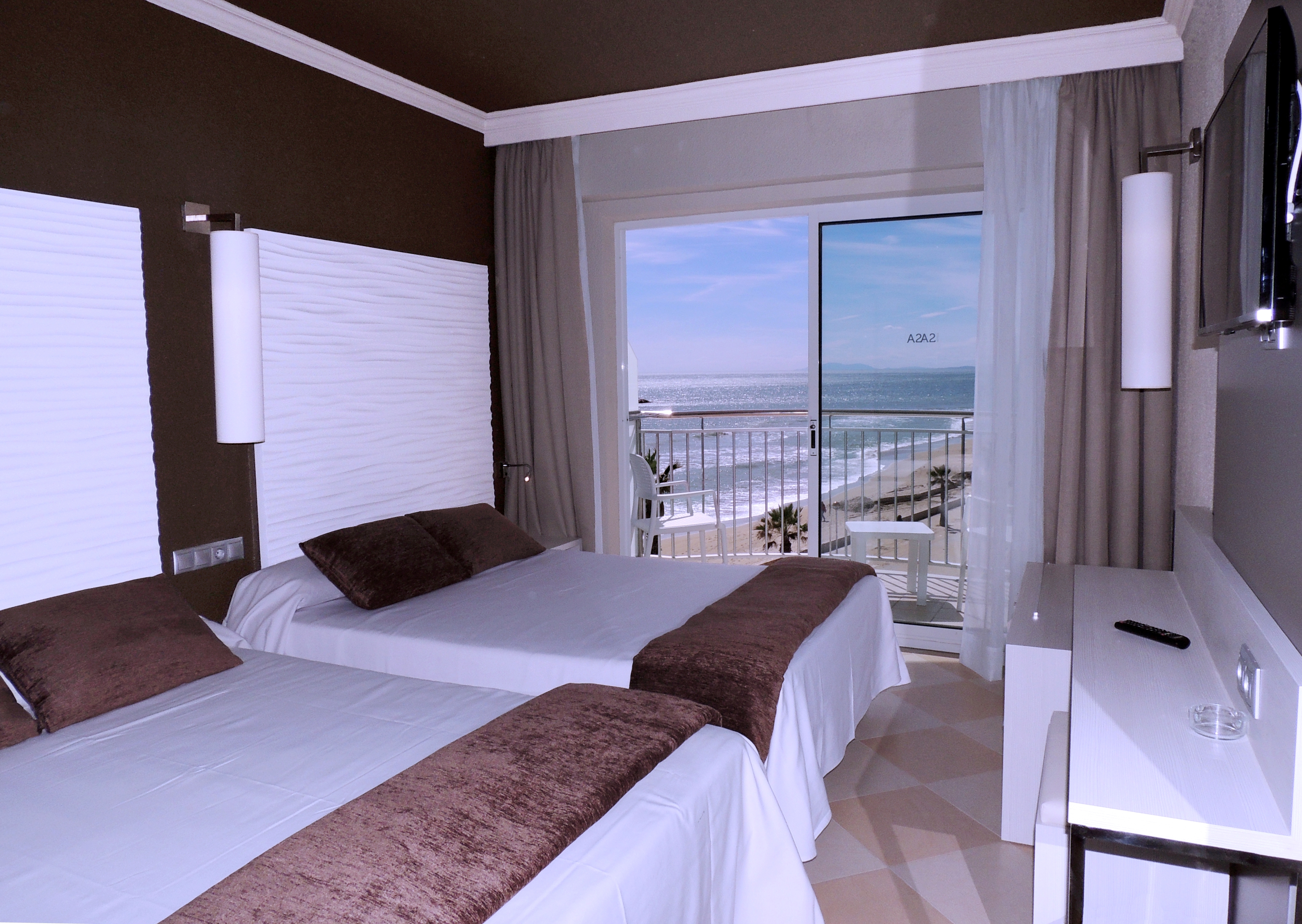 Pool view room 1 adult