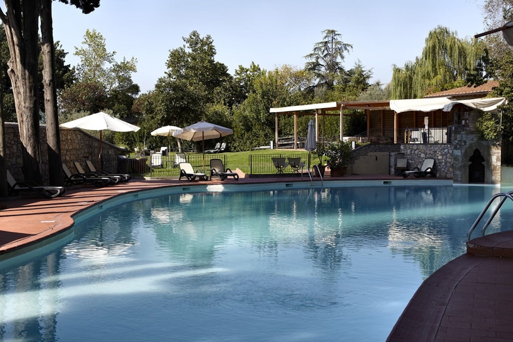 Fantastic Garden Hotel 48/50