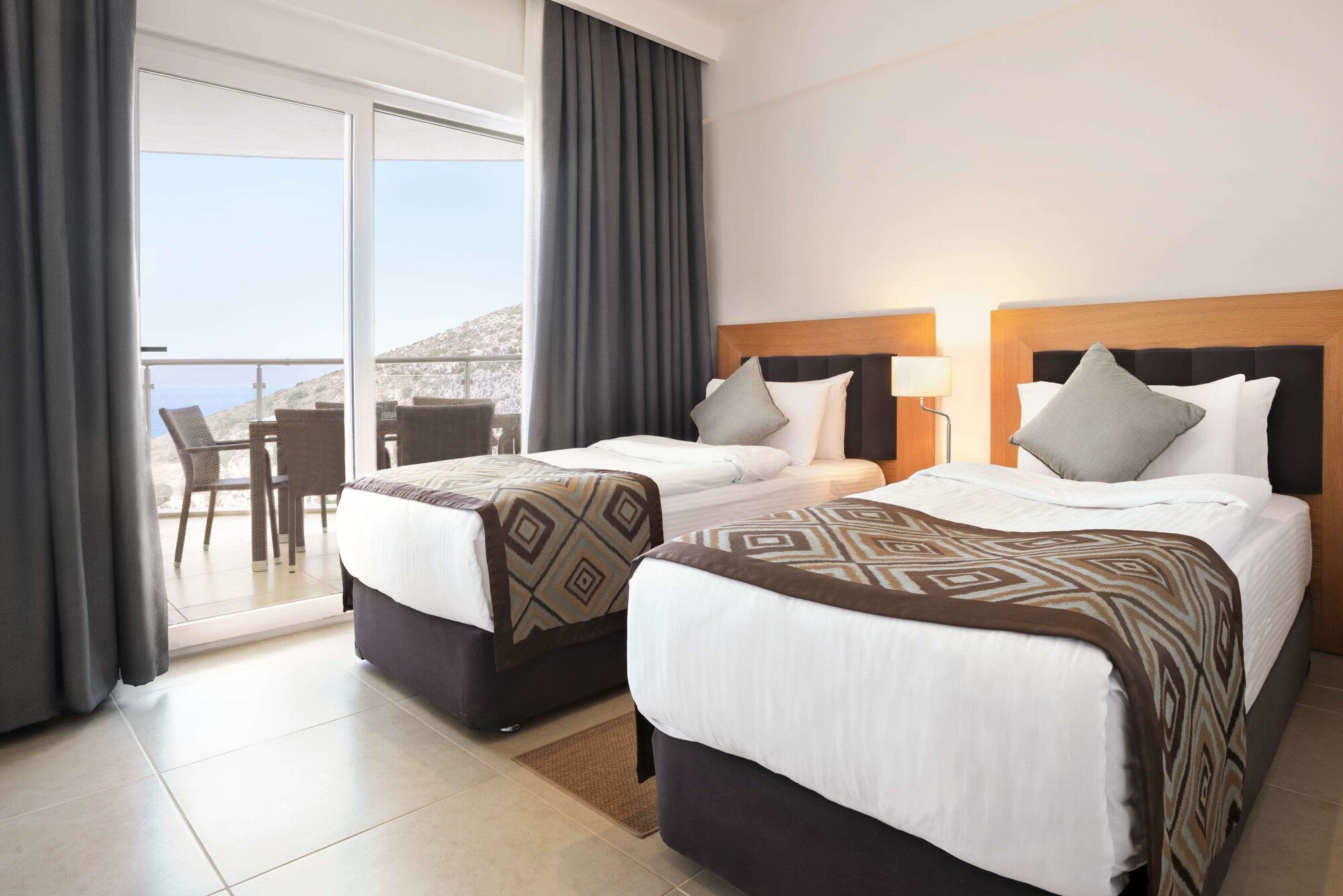SUPERIOR, TWIN BEDS
