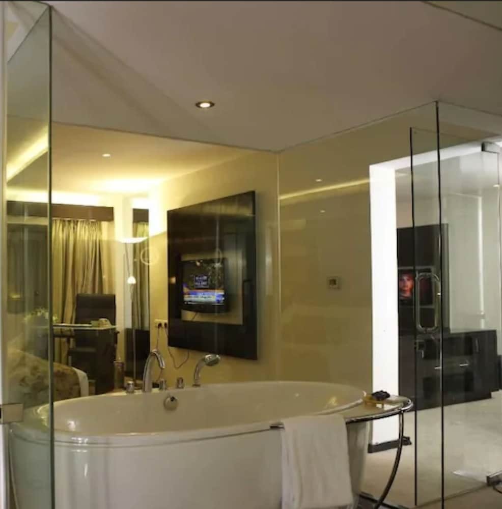 Welcomhotel by ITC Hotels, Ashram Road, Ahmedabad 42/71