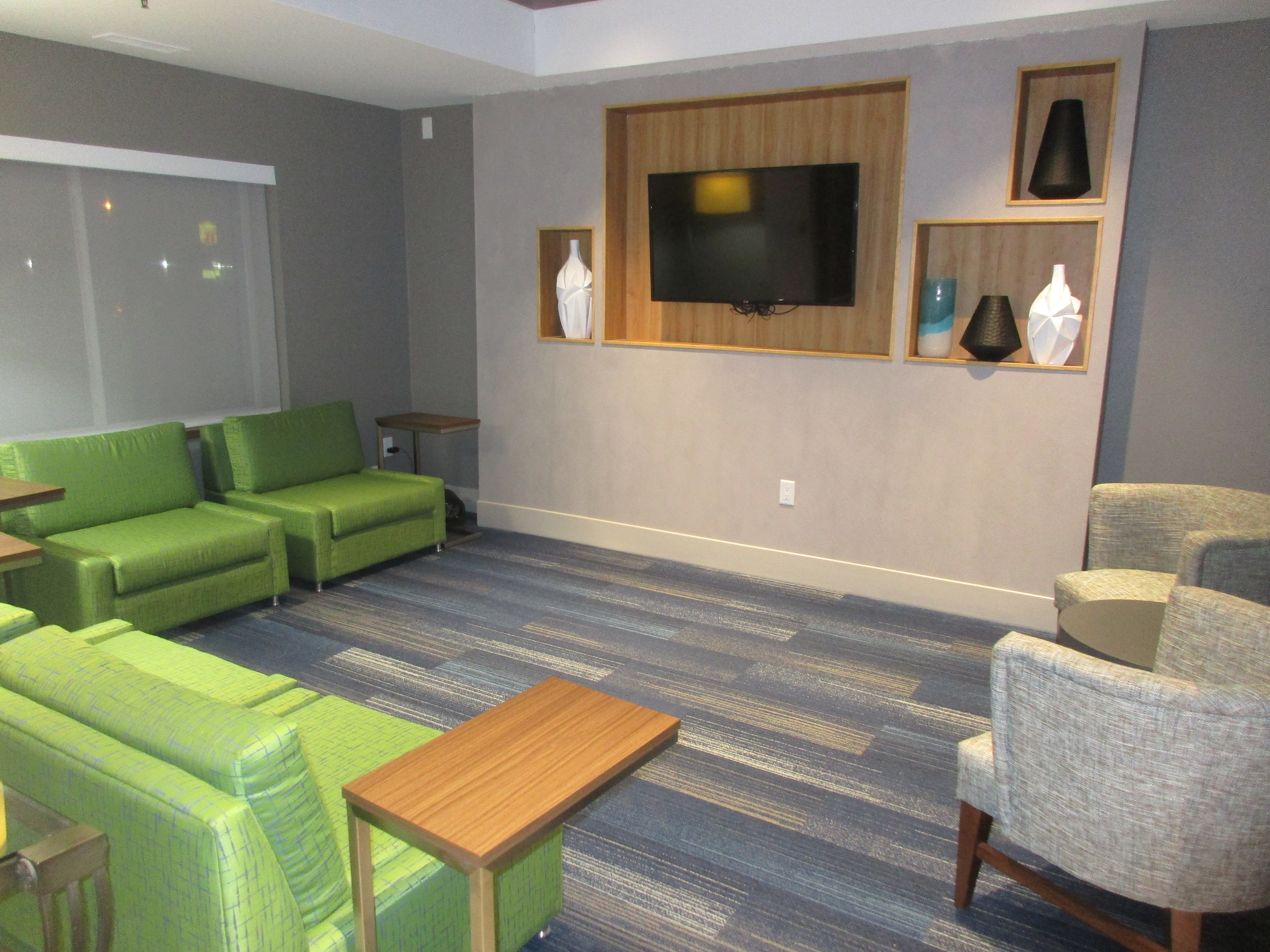 Holiday Inn Express O Neill 29/40