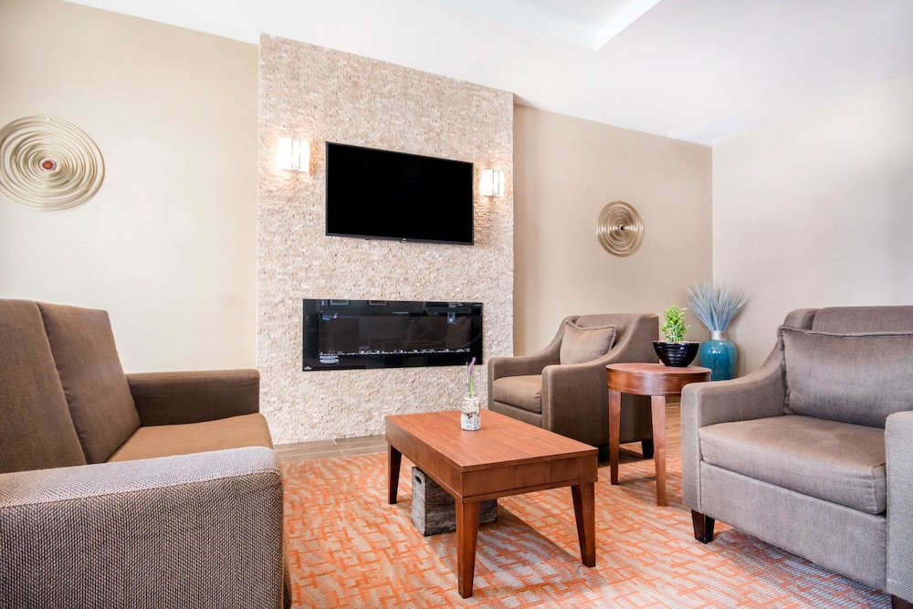 Comfort Inn & Suites Merritt BC 32/45