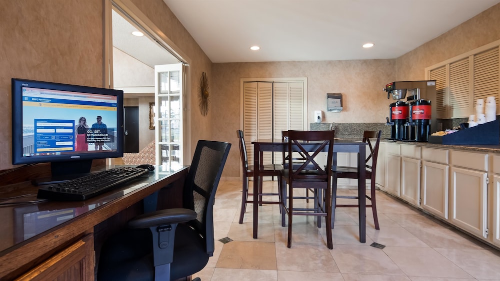 Alexandria Inn and Suites and Conference Center 23/32