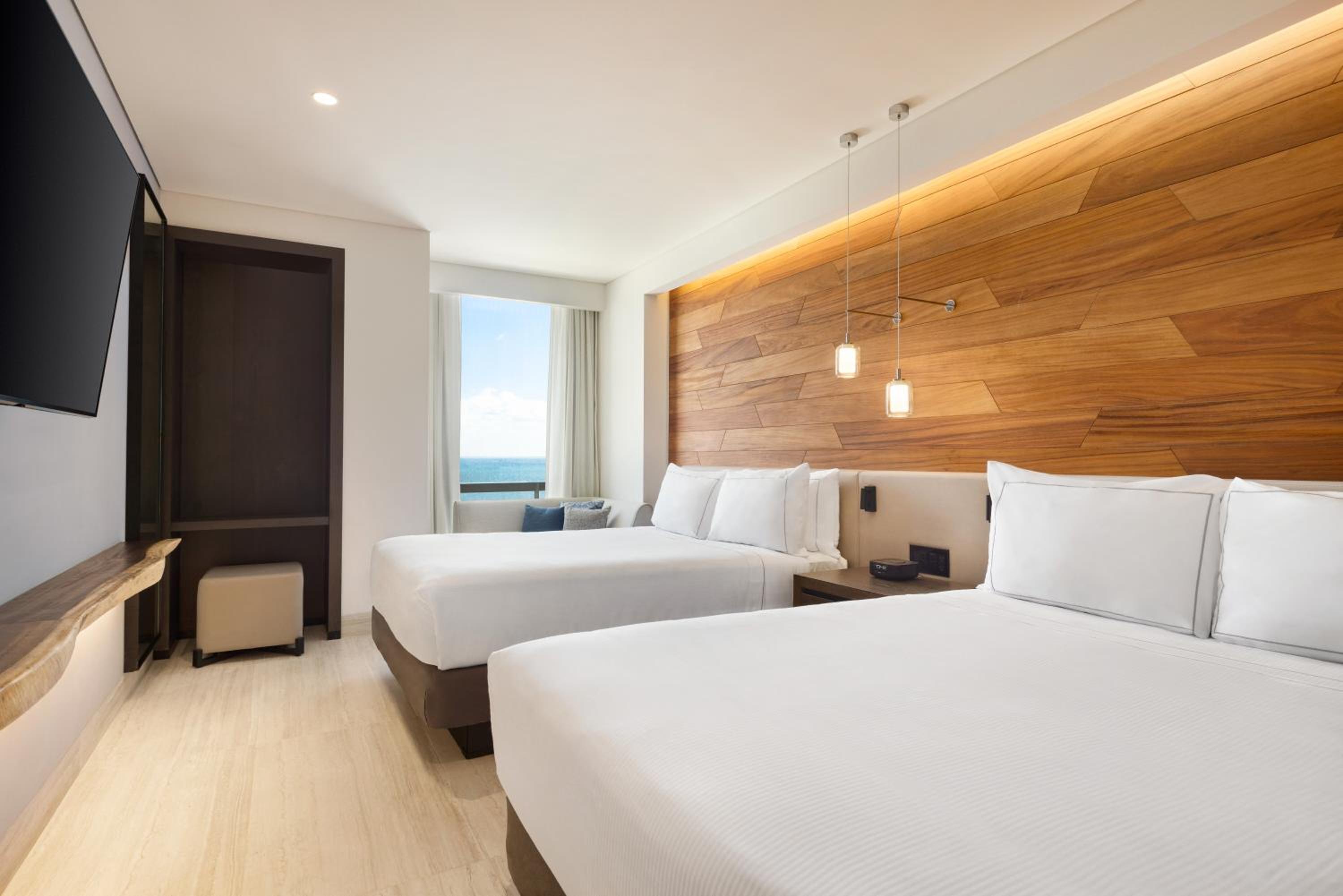 1 BEDROOM, SUITE, 2 QUEEN BEDS, OCEAN VIEW