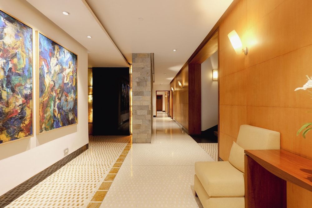 The Manor New Delhi 18/74