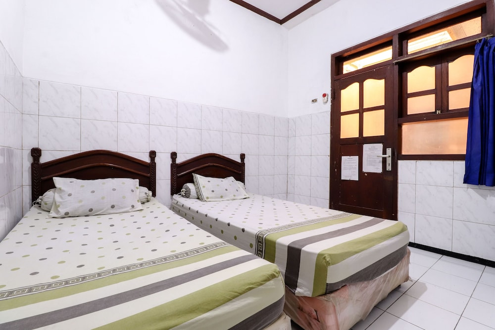 Hotel Gajah Mada 12/35