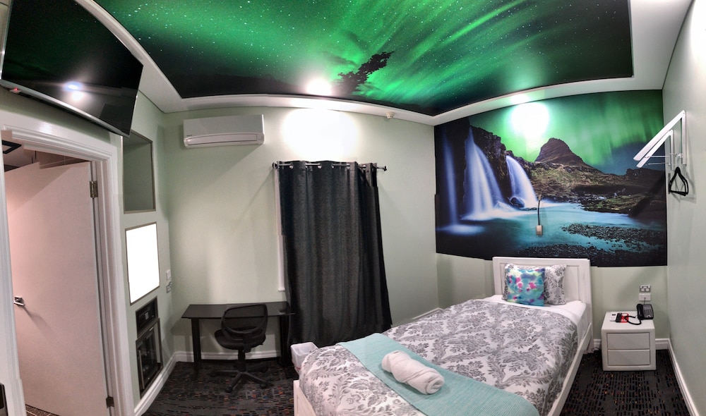 Amelia Budget Hotel 16/34