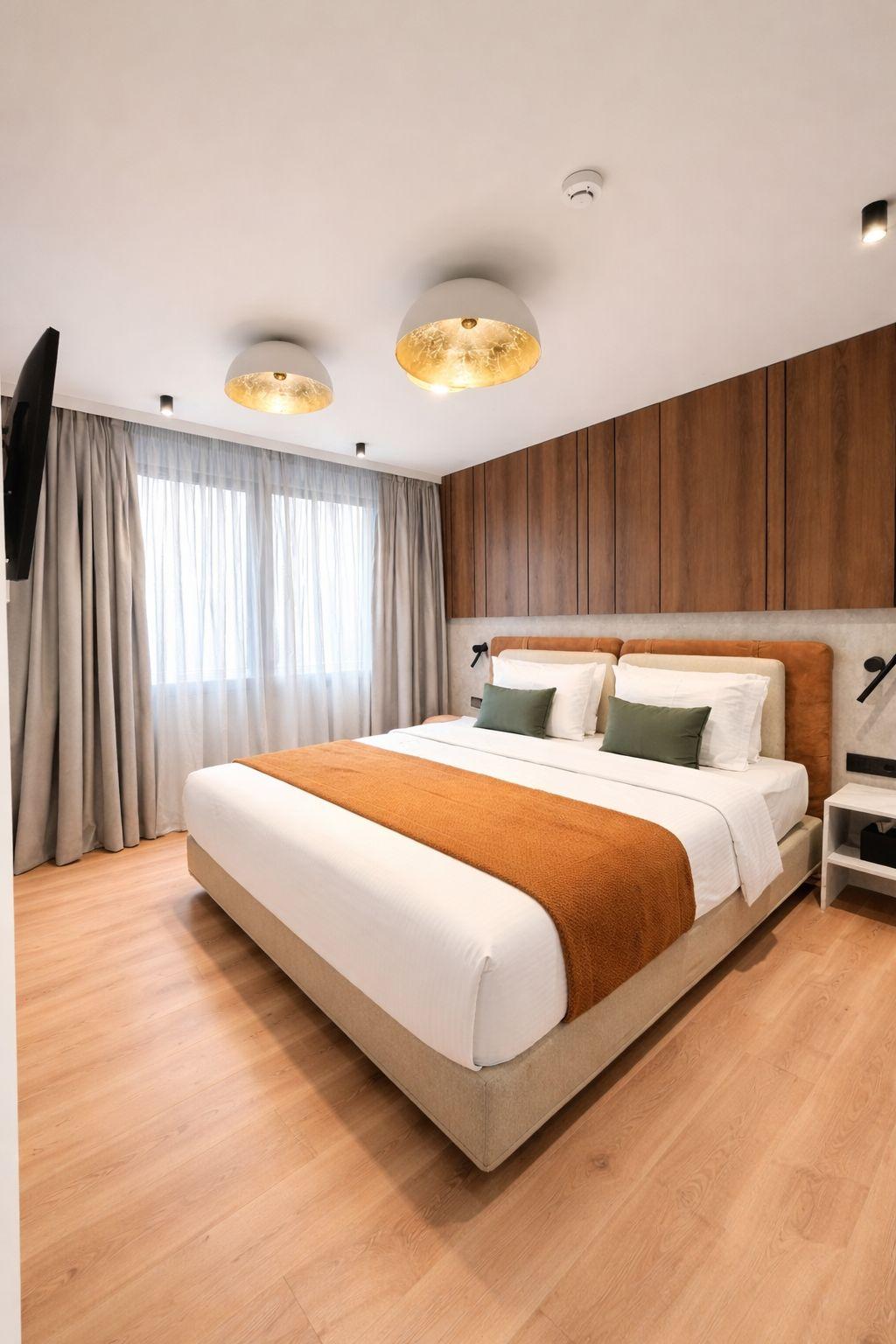 2 Bedrooms, Apartment, Street View