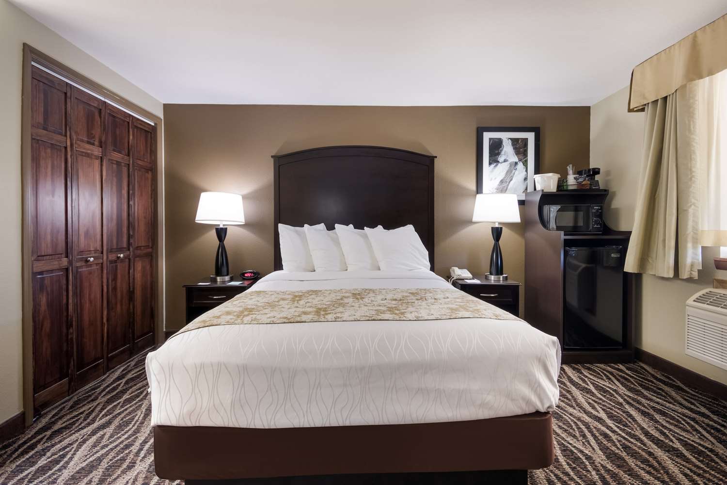 Room, Queen Bed, Best Western Weston Inn 2/5