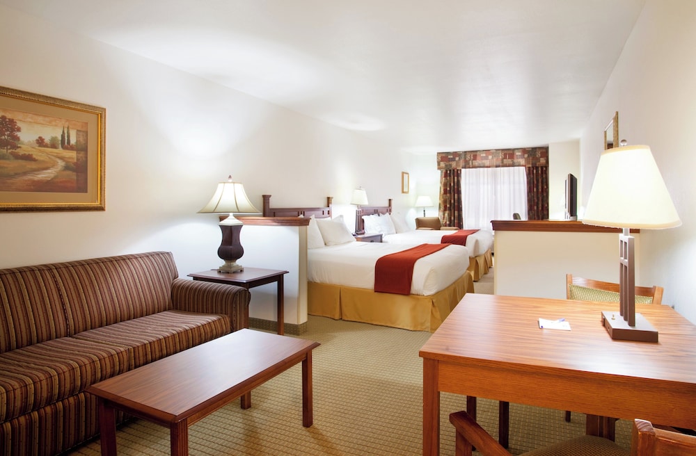 Holiday Inn Express Hotel And Suites Mattoon 40/48
