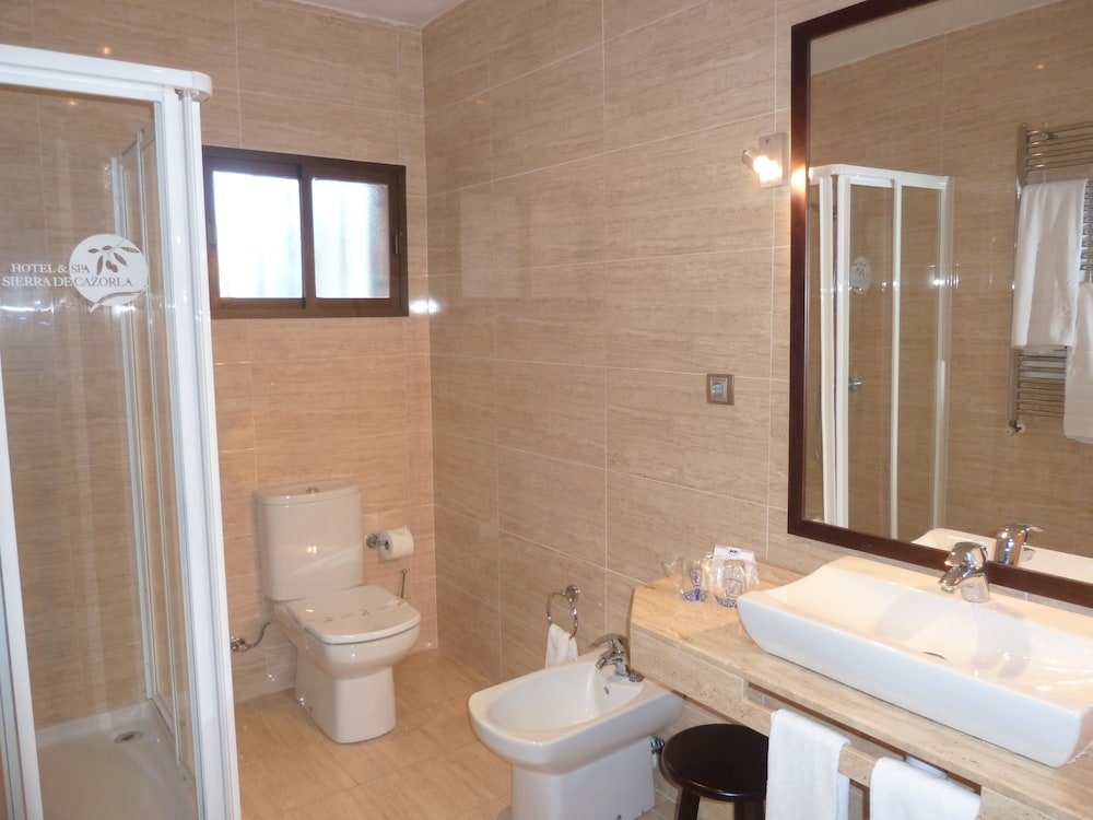 HOTEL SIERRA DE CAZORLA 3* 32/33