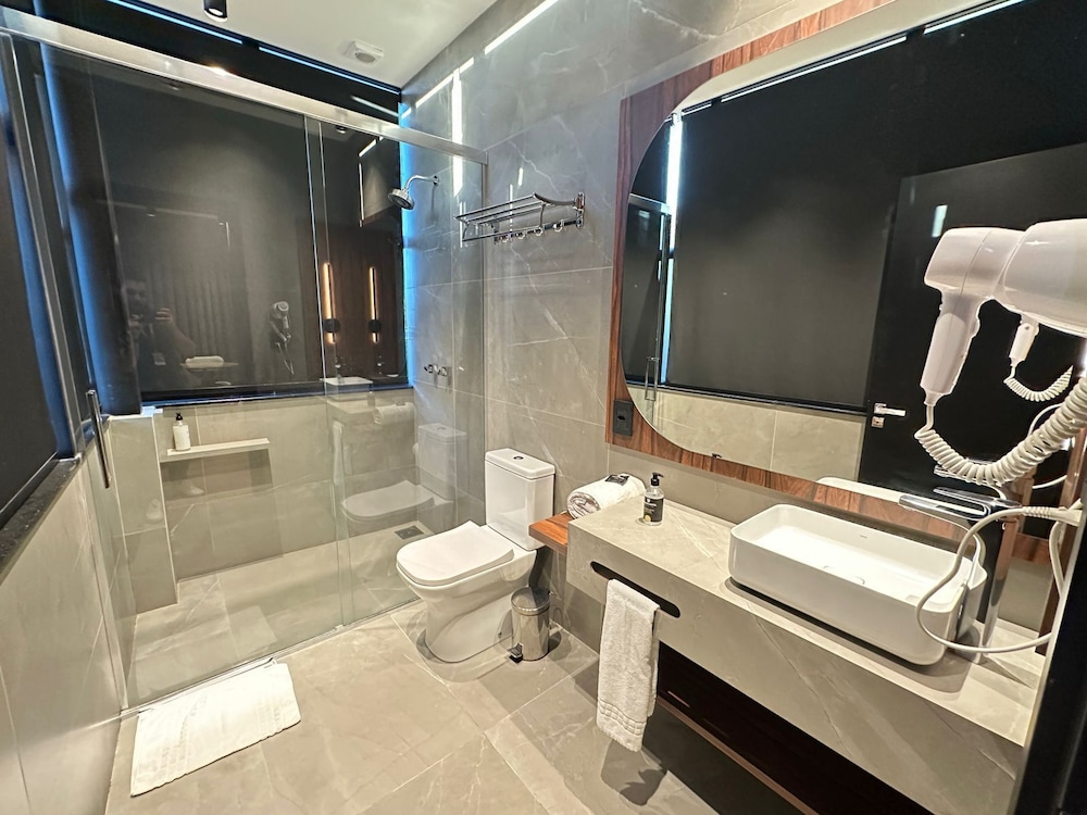ZALLON HOTEL EXECUTIVE 53/53