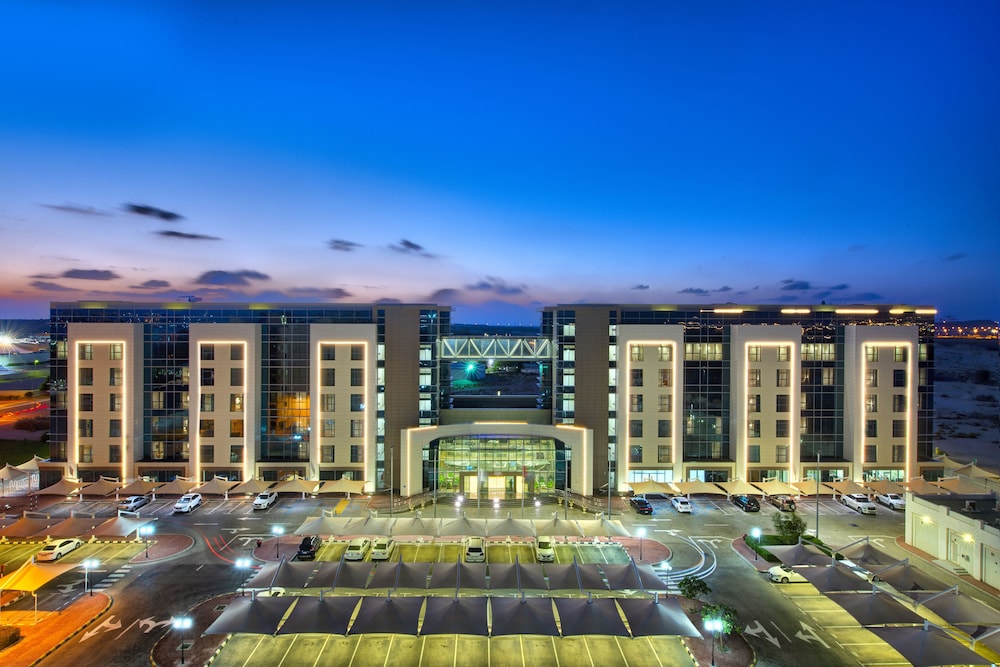 remal hotel al dhannah