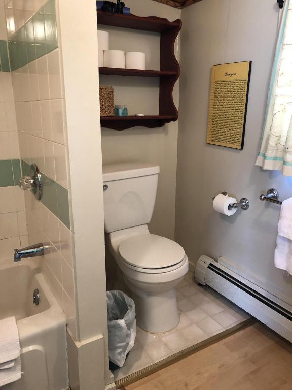 Red Elephant Inn Bed and Breakfast 42/49
