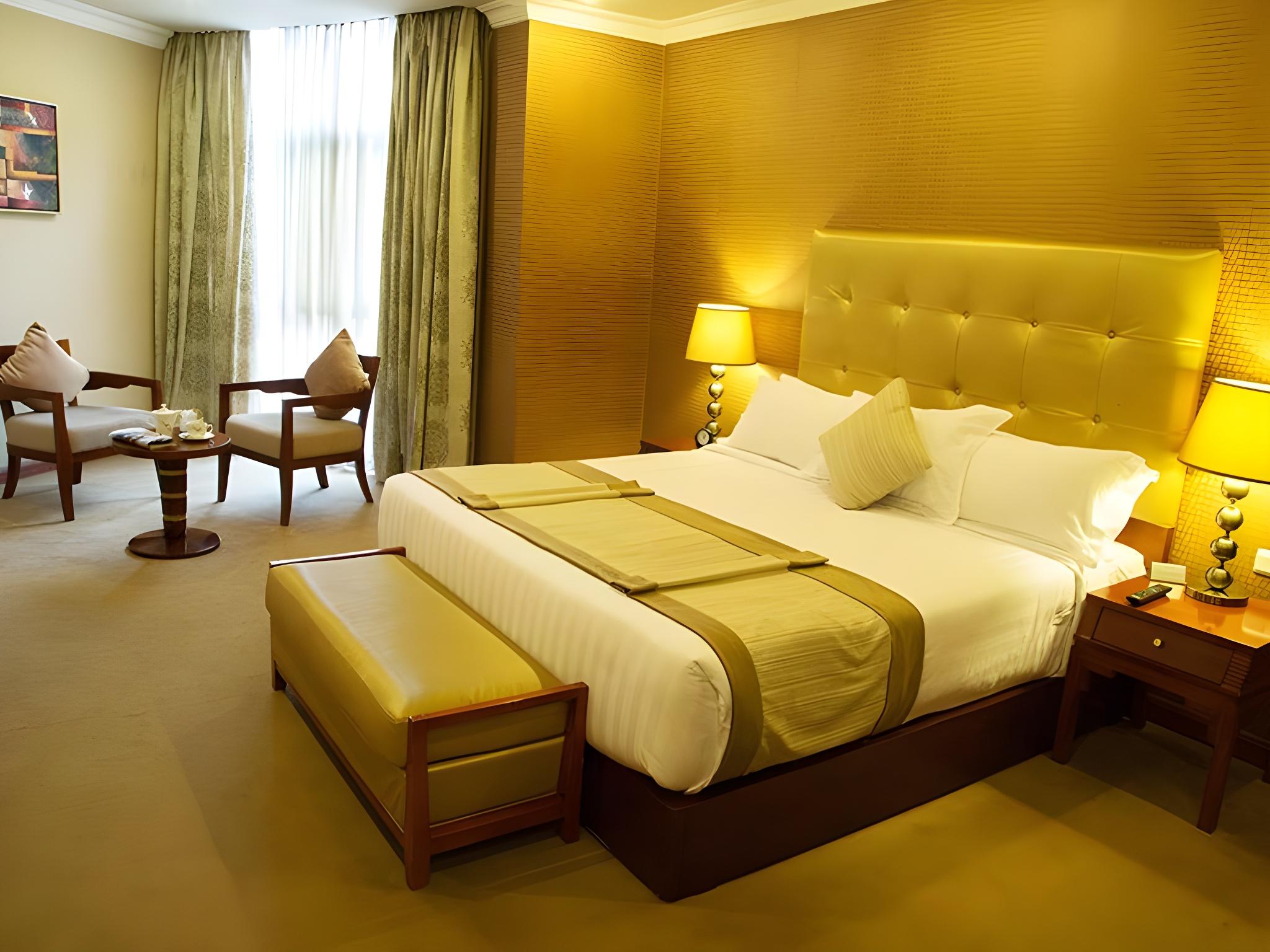 EXECUTIVE SUITE