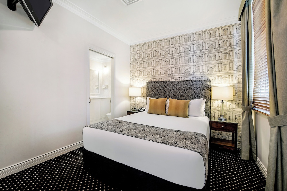 Ultiqa Rothbury Hotel 26/71
