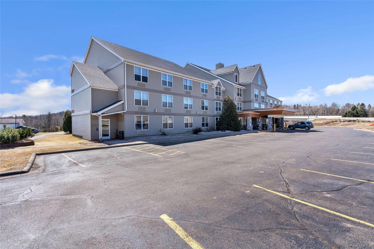 Sleep Inn & Suites near Spirit Mountain 47/49