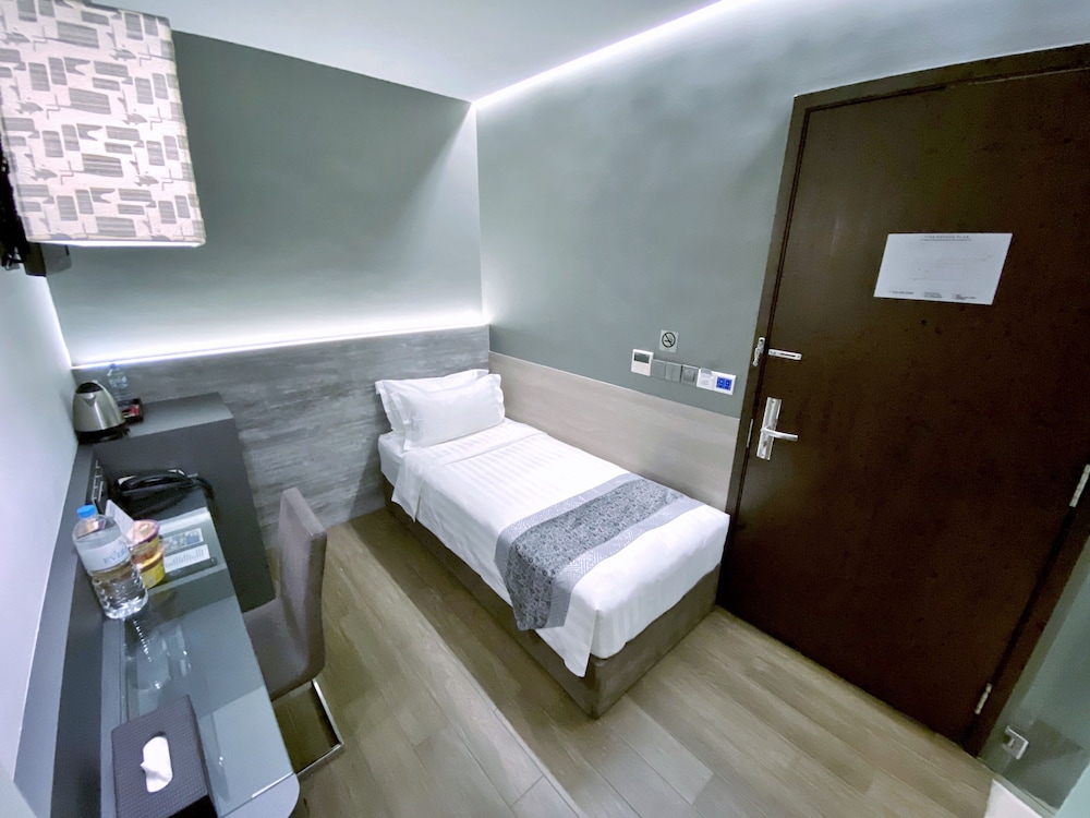 Bliss Hotel Singapore 43/75