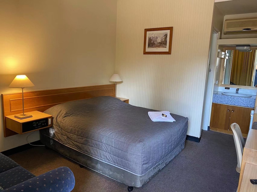 Gateway Motor Inn Narrandera 9/45