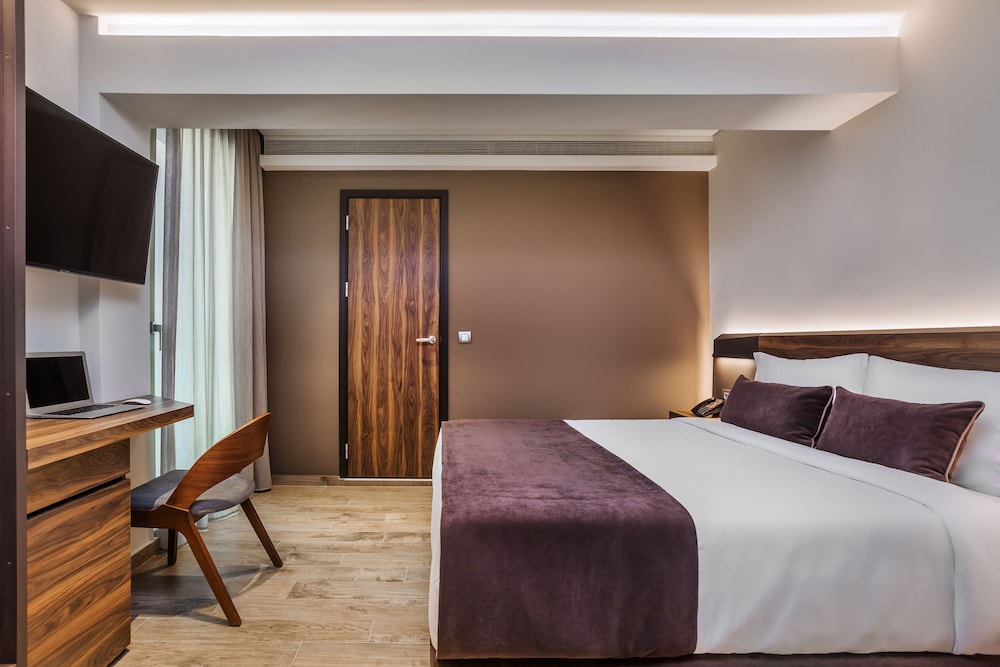 Ad Imperial Plus Hotel Thessal 12/30