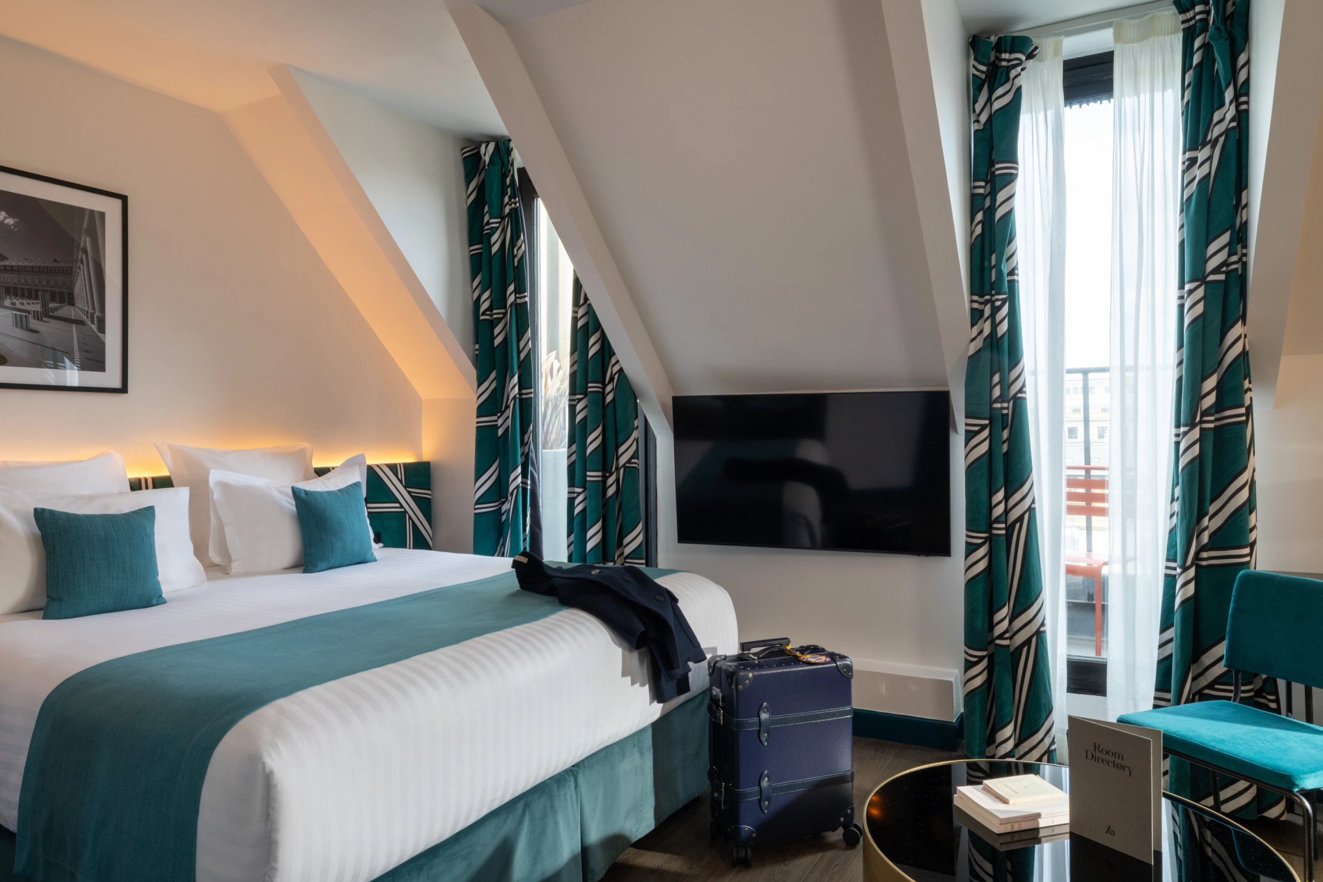 ROYAL, JUNIOR SUITE, KING BED