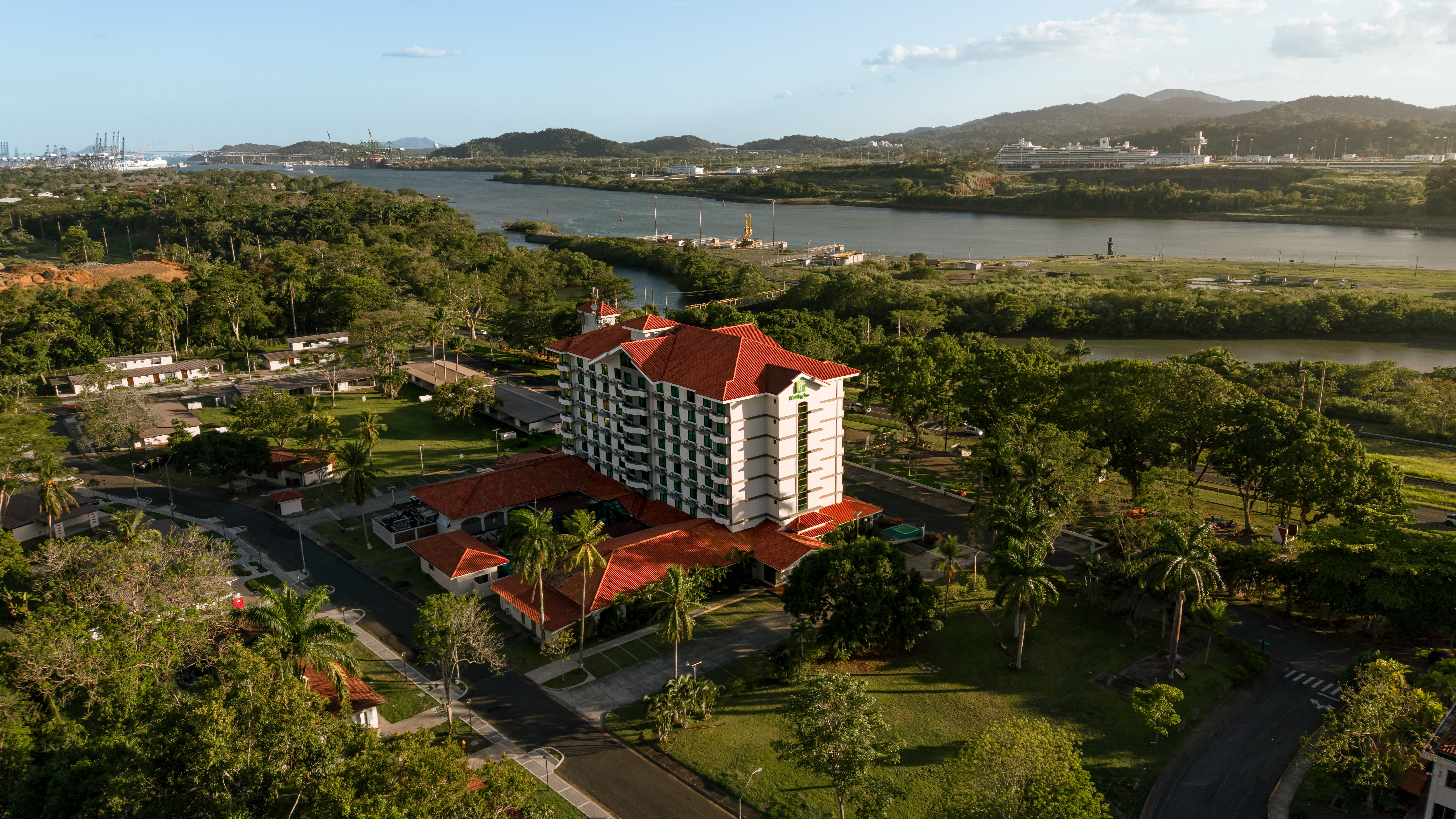 Holiday Inn Panama Canal 7/50