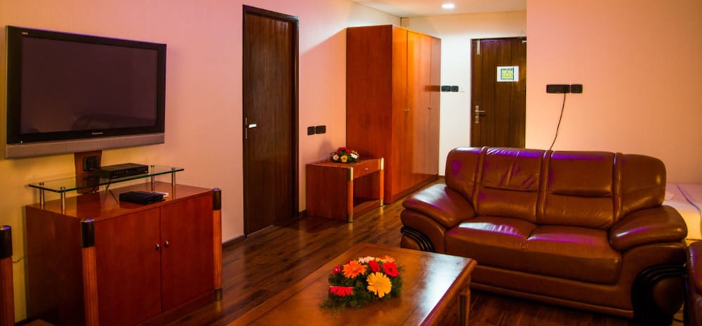 ESTHELL VILLAGE RESORT 23/48