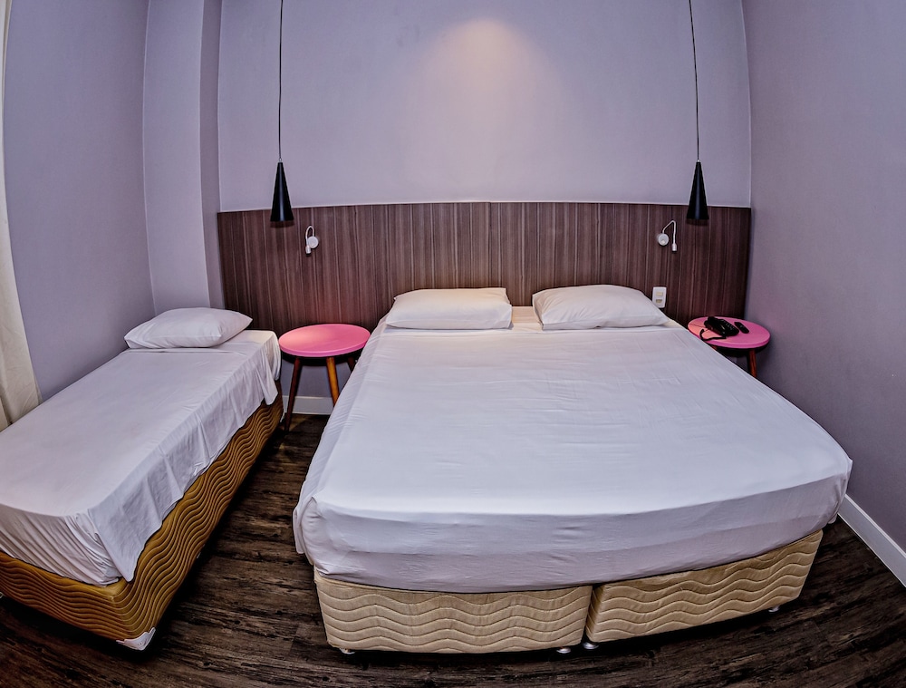 B Hotel 15/50