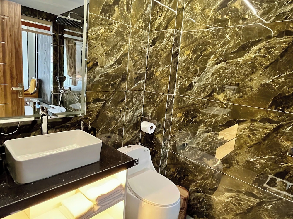 Royal Hanoi Hotel 47/50