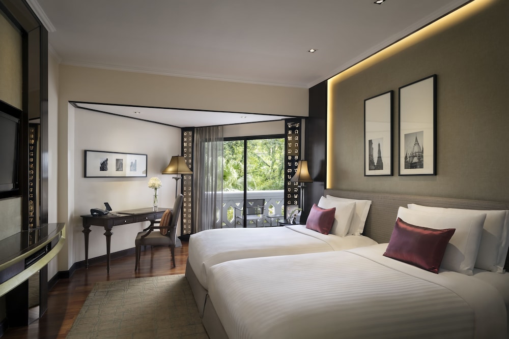 Anantara Riverside Bangkok Resort 10/43