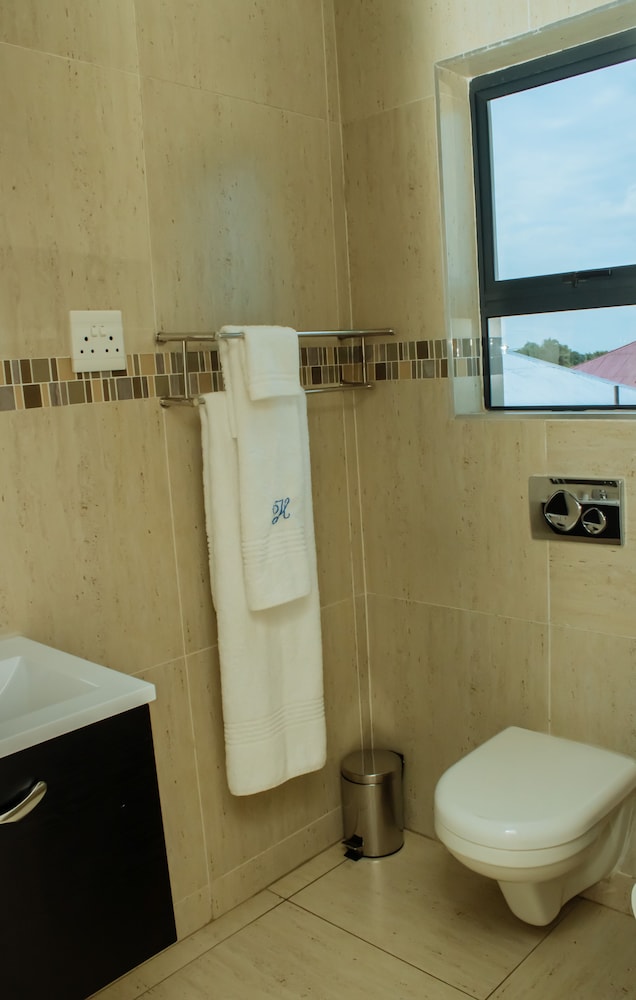 Heavenly Boutique Guesthouse 35/41